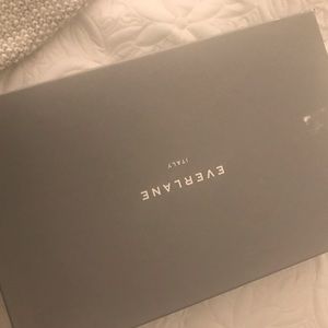 W8.5 barely worn Chelsea bootie Everlane